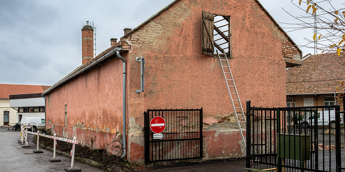 Teljes útlezárás a Zrínyi utcában